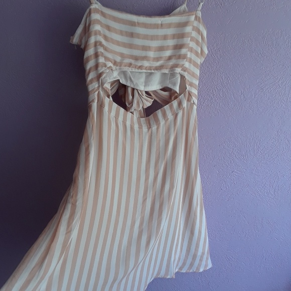 CUTOUT Sundress - Picture 2 of 4